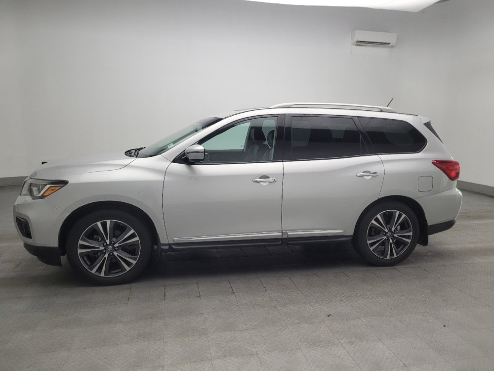 Used 2017 Nissan Pathfinder Platinum FWD image 2