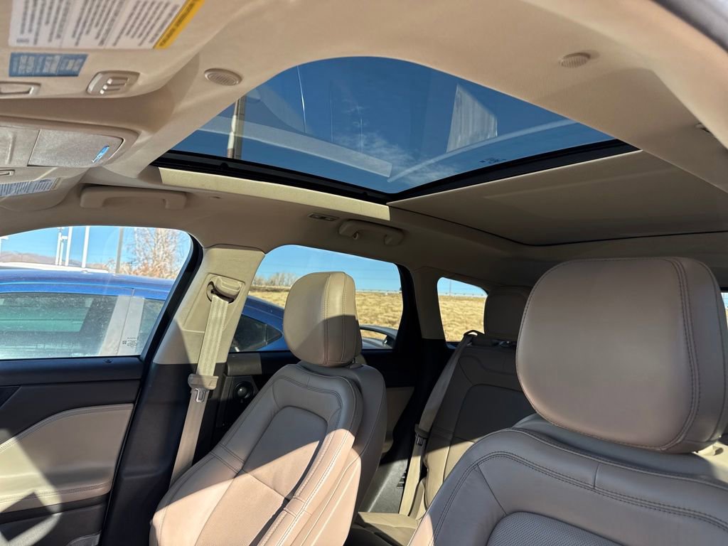 Used 2020 Lincoln Corsair Reserve w/ Equipment Group 201A image 28