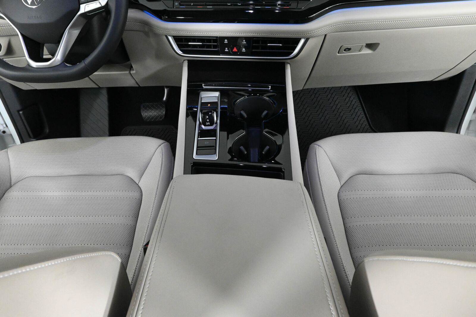 Certified 2025 Volkswagen Atlas SEL AWD/4WD image 18