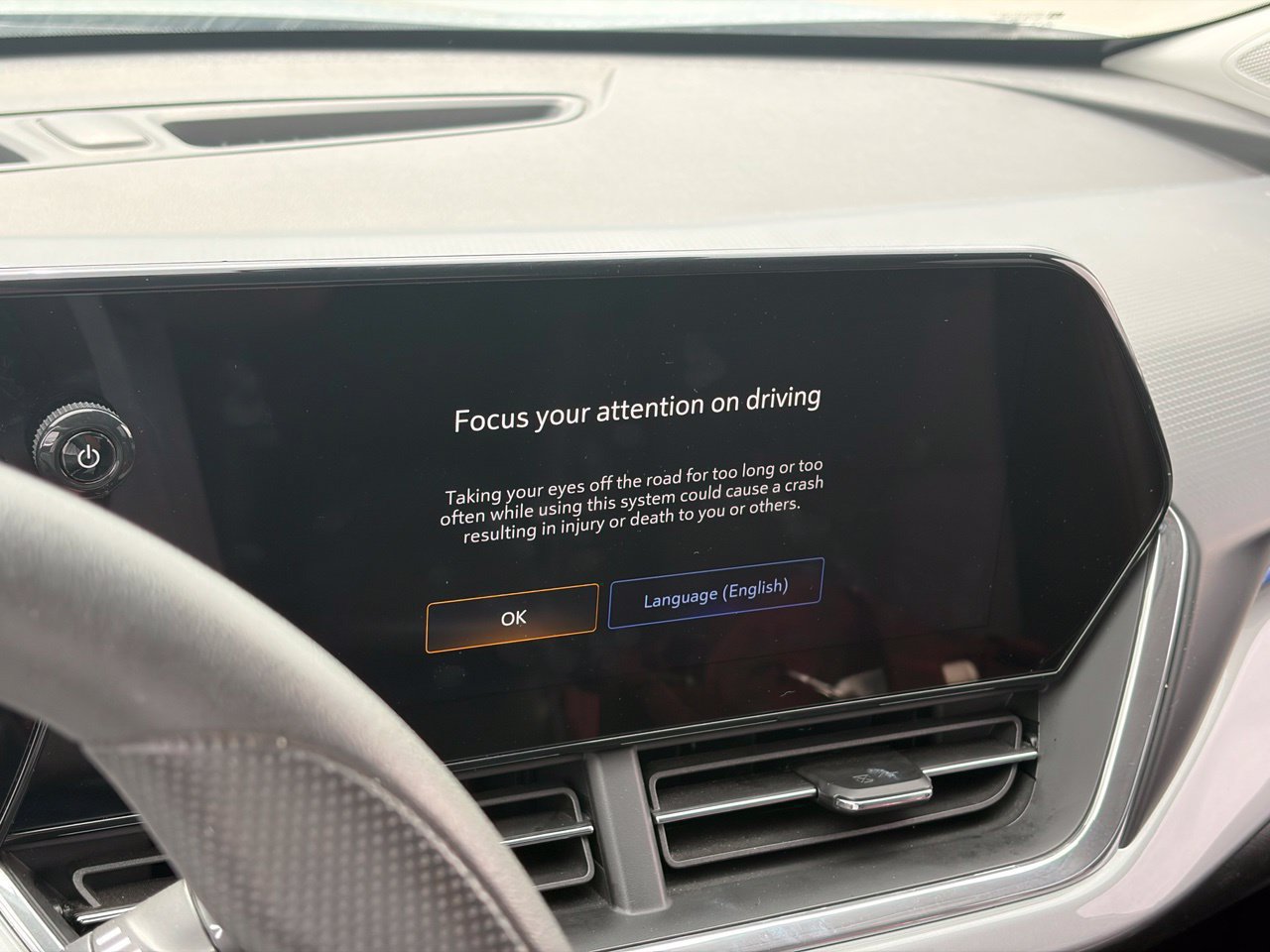 Used 2025 Chevrolet Trax LT FWD image 10