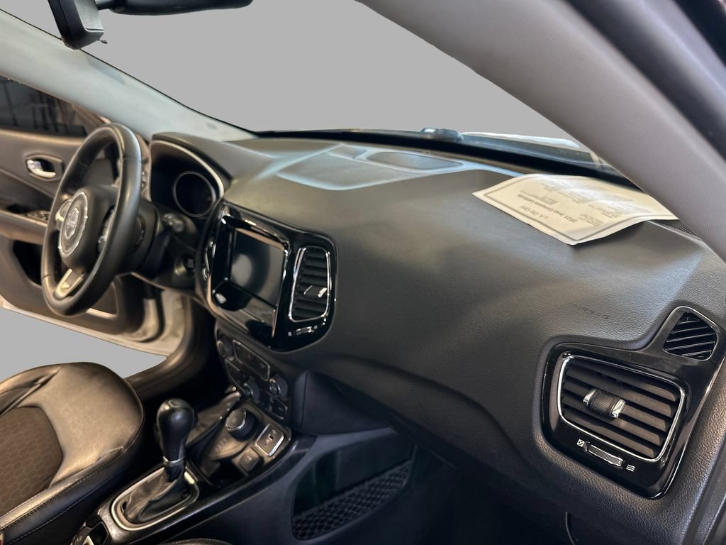 Used 2021 Jeep Compass Latitude AWD/4WD image 21