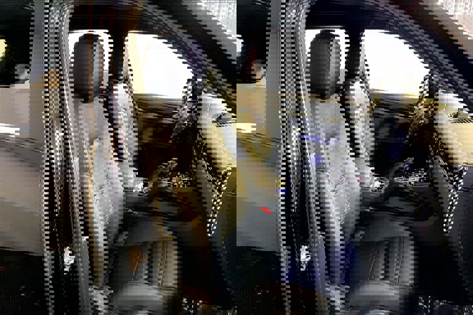 Used 2022 Porsche Cayenne image 36