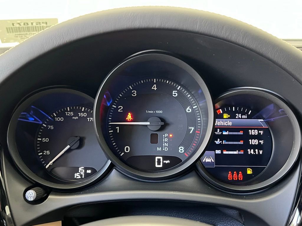 Used 2026 Porsche Macan AWD/4WD image 10