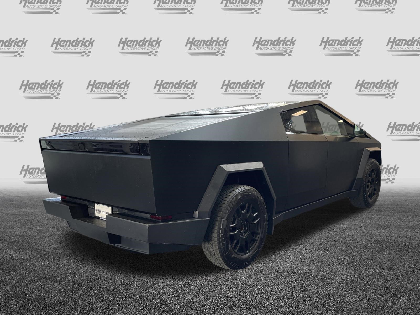 Used 2024 Tesla Cybertruck AWD Crew Cab image 10