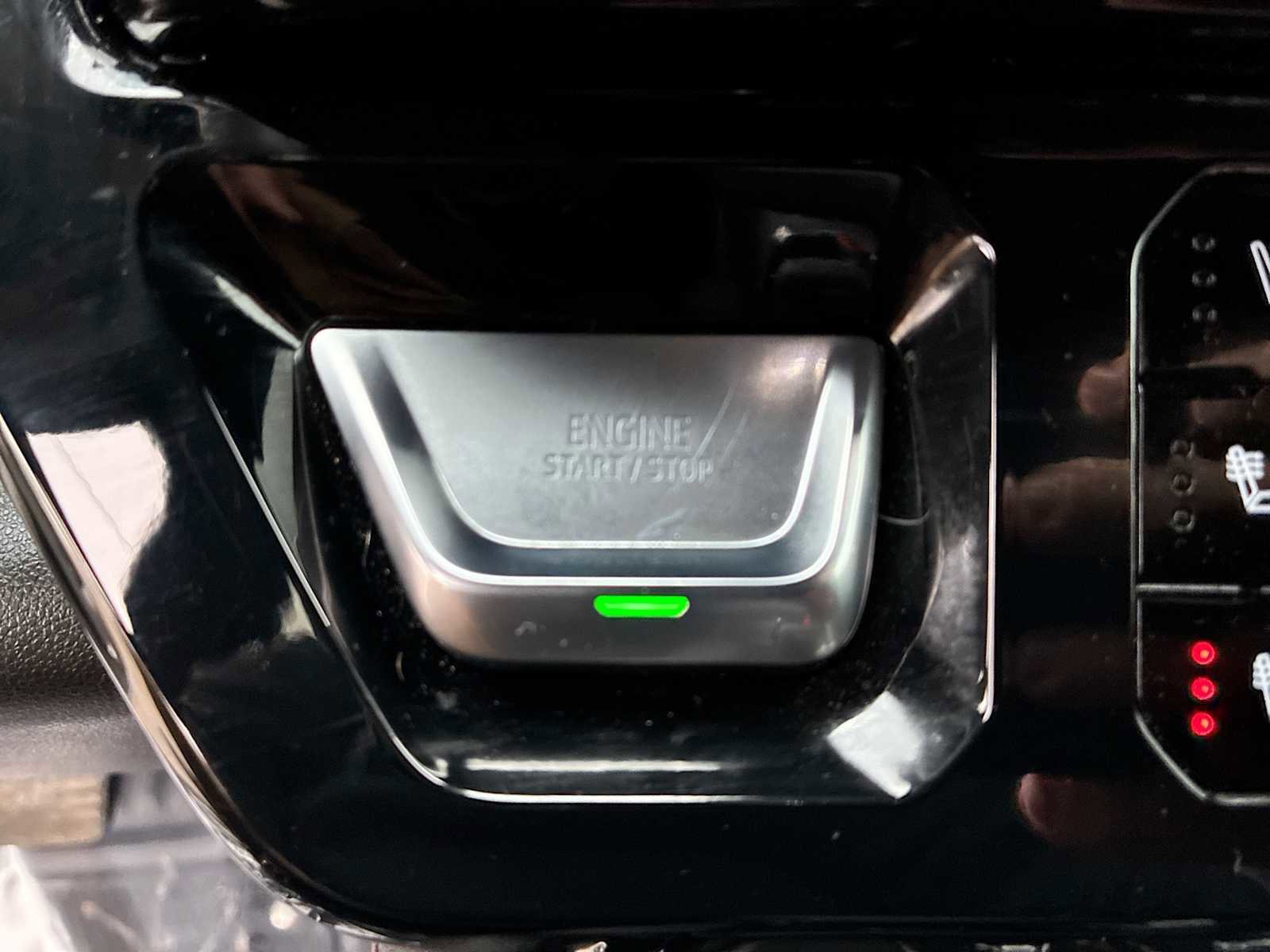 Certified 2024 GMC Sierra 1500 AT4 w/ Technology Package image 18