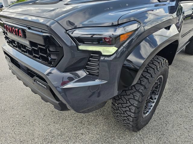 Used 2025 Toyota Tacoma TRD Pro AWD/4WD image 14