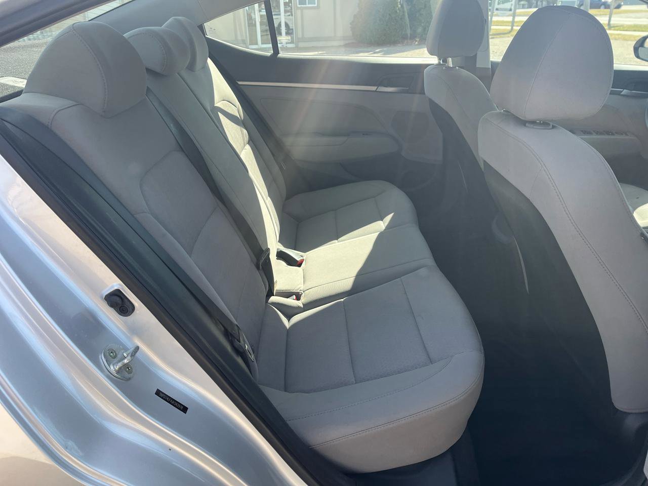 Used 2018 Hyundai Elantra SE FWD image 15