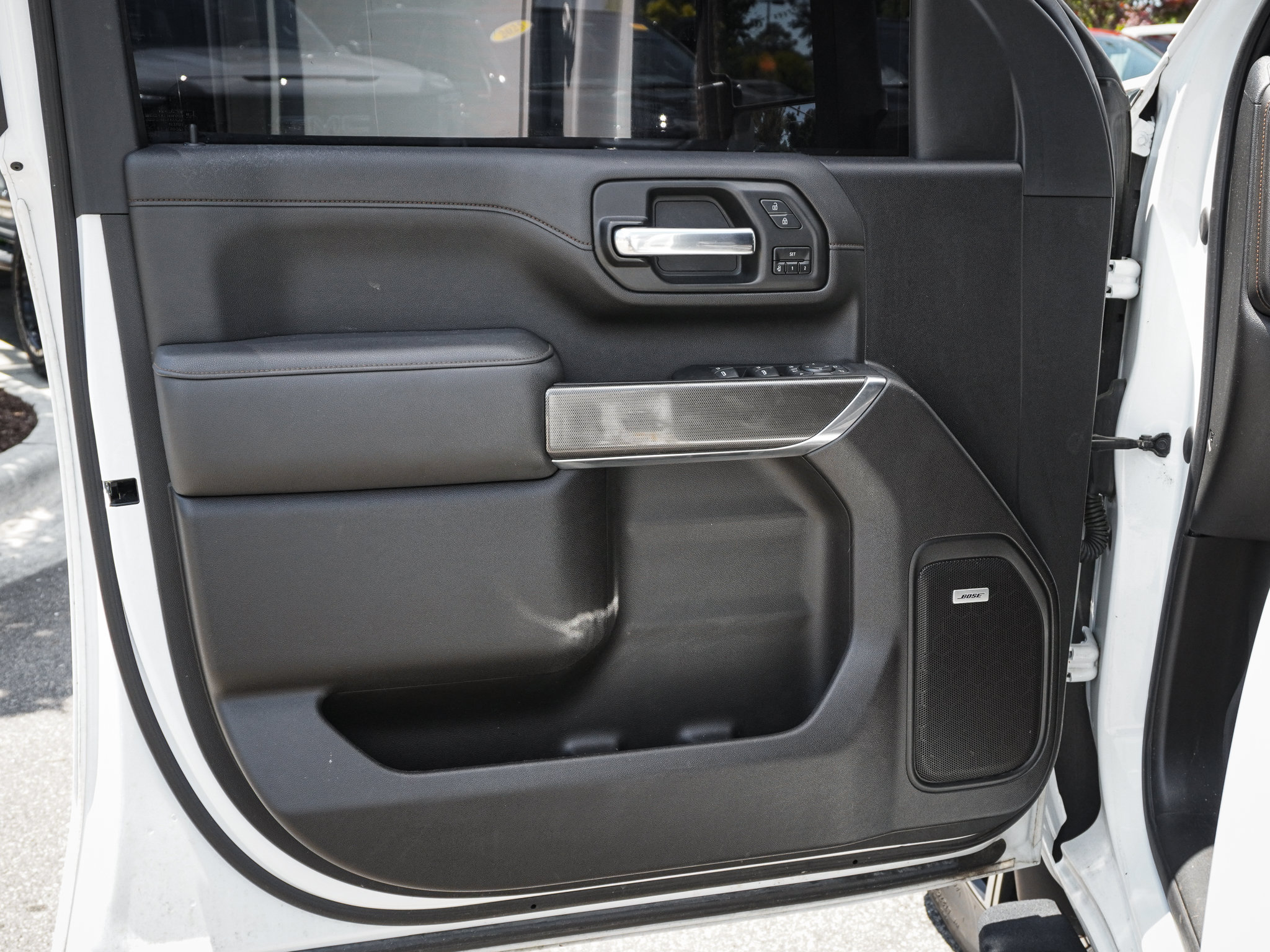 Used 2022 GMC Sierra 2500 AT4 w/ AT4 Premium Plus Package AWD/4WD image 13
