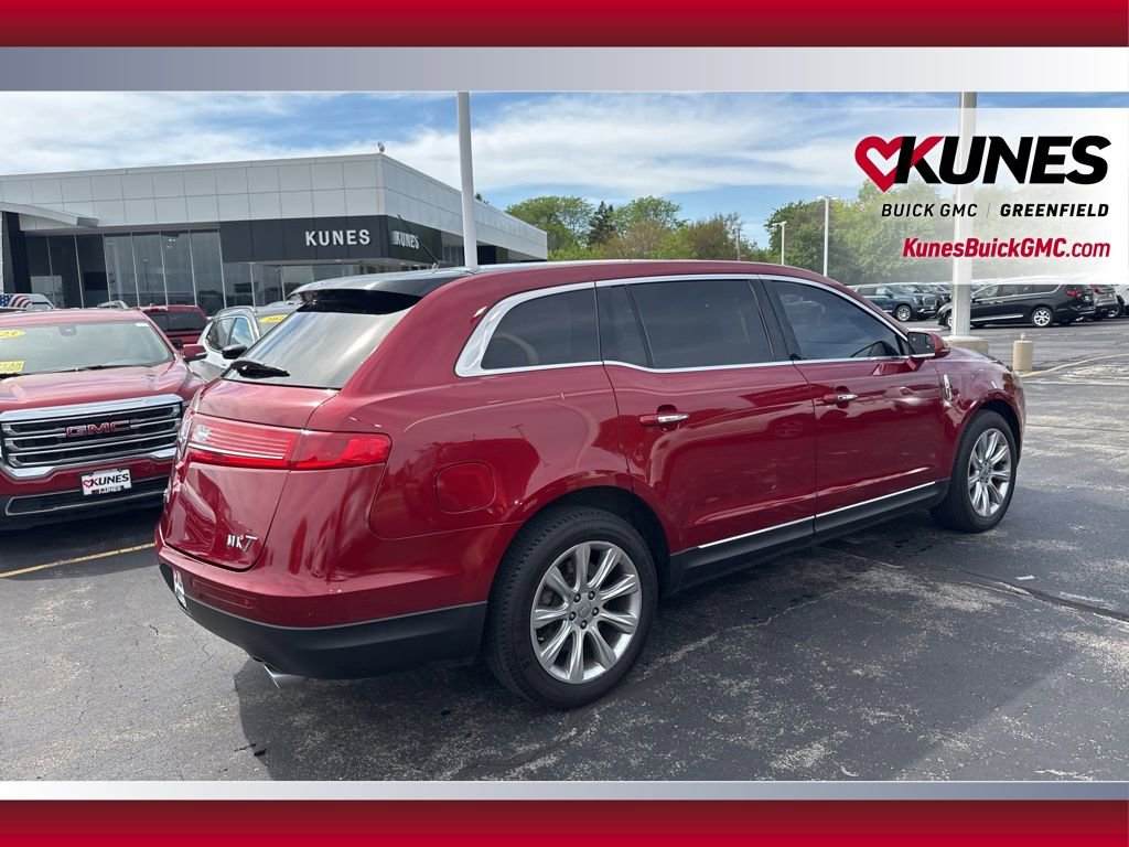 Used 2014 Lincoln MKT FWD image 7