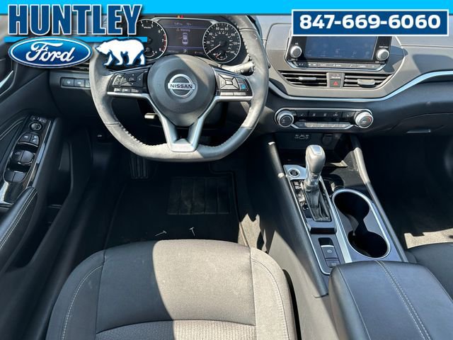 Used 2022 Nissan Altima 2.5 SV w/ SV Premium Package image 13