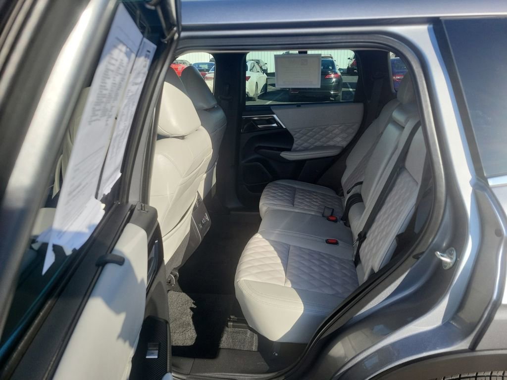 Used 2023 Mitsubishi Outlander SEL image 21