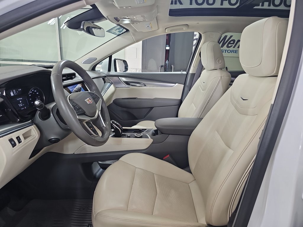 Used 2024 Cadillac XT5 Premium Luxury w/ LPO, Floor Liner Package AWD/4WD image 19