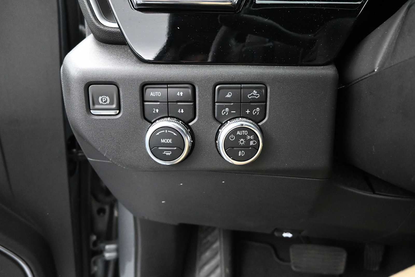 Used 2024 GMC Sierra 1500 SLT w/ SLT Premium Plus Package AWD/4WD image 12