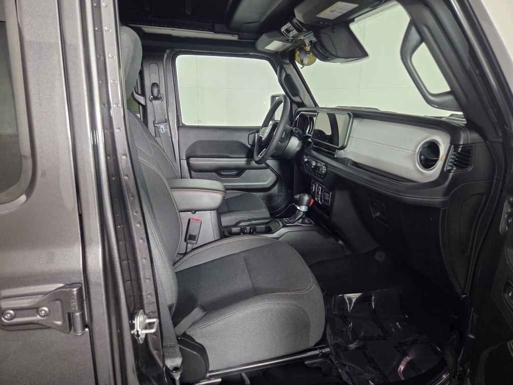 Certified 2025 Jeep Wrangler Sahara w/ Safety Group image 30