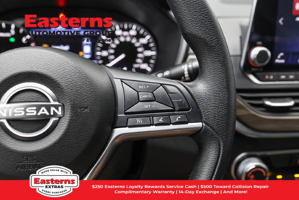 Used 2023 Nissan Altima 2.5 SV FWD image 17