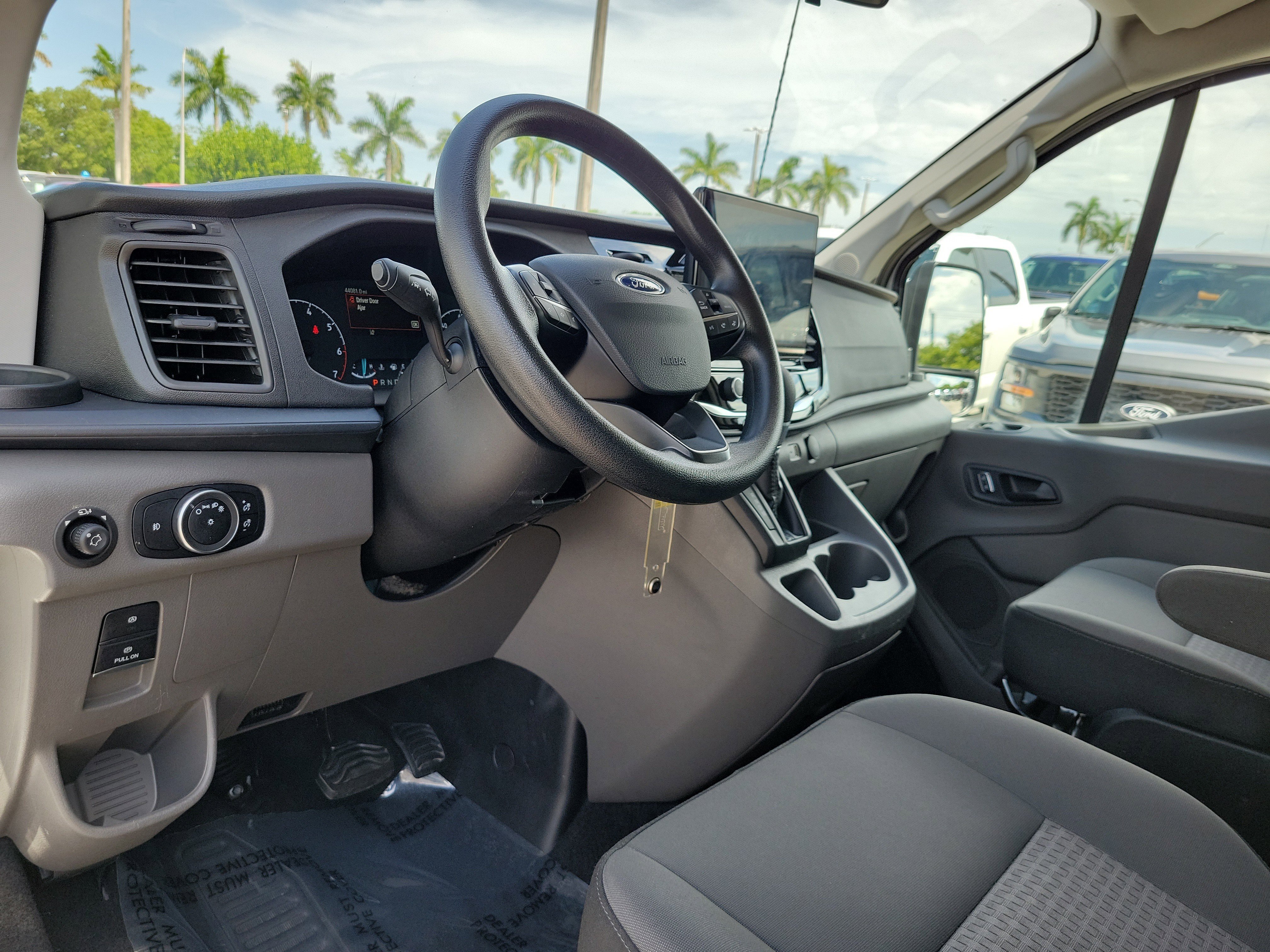 Used 2024 Ford Transit 350 XLT RWD image 8