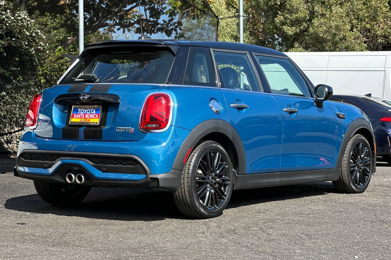 Used 2023 MINI Cooper S FWD image 4