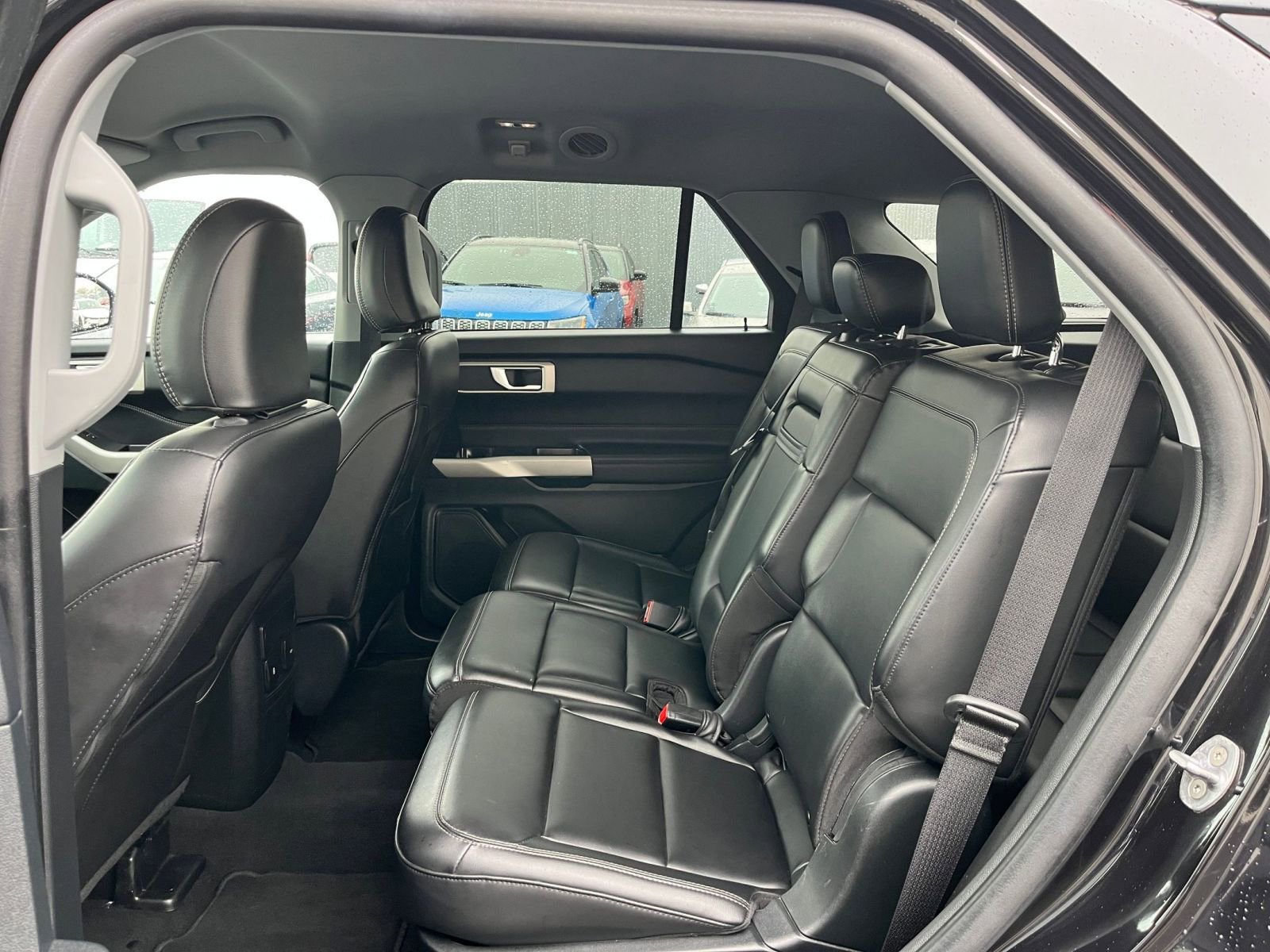 Used 2024 Ford Explorer XLT w/ Equipment Group 202A image 28