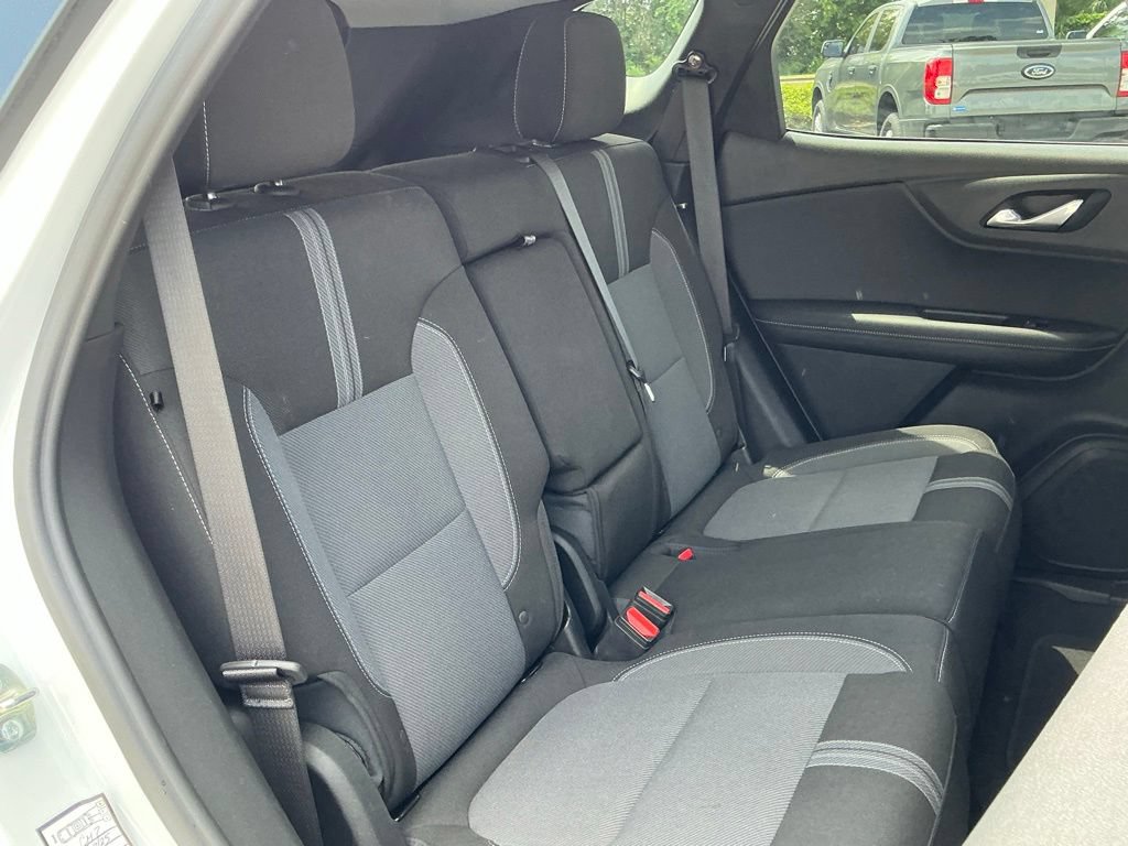 Used 2025 Chevrolet Blazer LT FWD image 16