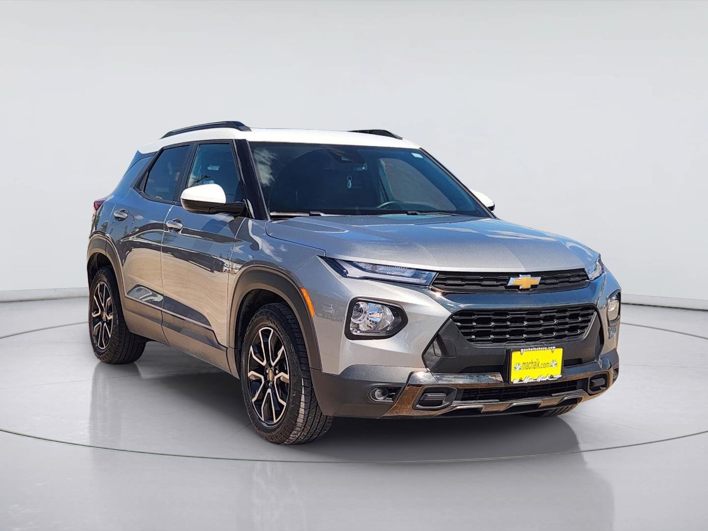 Used 2023 Chevrolet TrailBlazer ACTIV w/ Sun and Liftgate Package FWD image 3