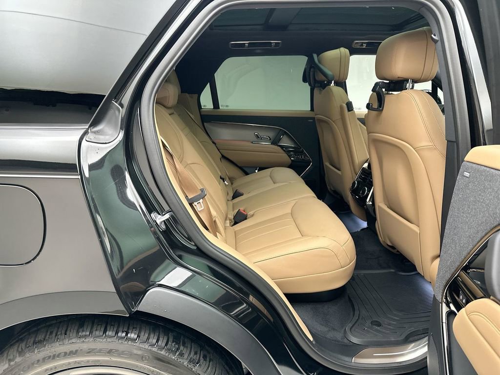 New 2026 Land Rover Range Rover Sport SE AWD/4WD image 15