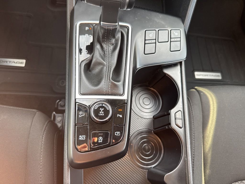 Used 2024 Kia Sportage LX image 17