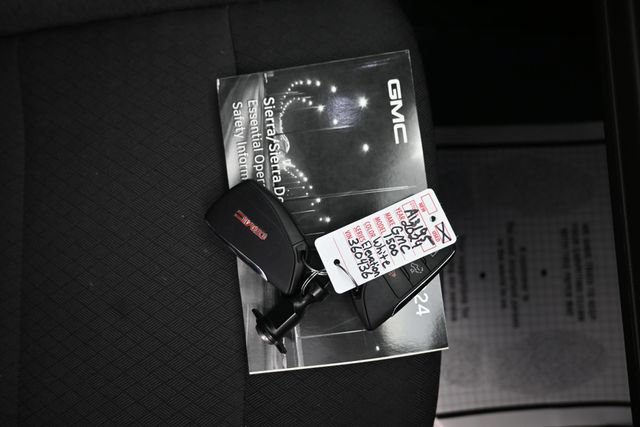 Used 2024 GMC Sierra 1500 Pro w/ Graphite Edition AWD/4WD image 9