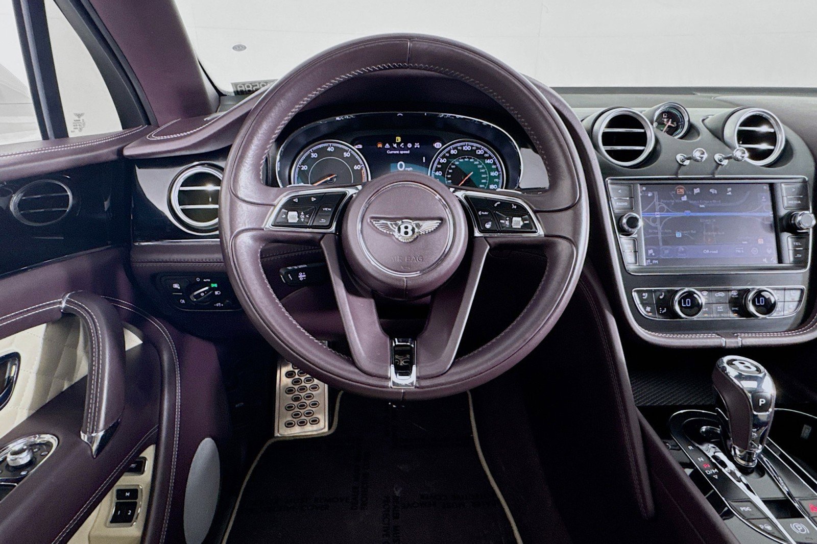 Used 2018 Bentley Bentayga image 4