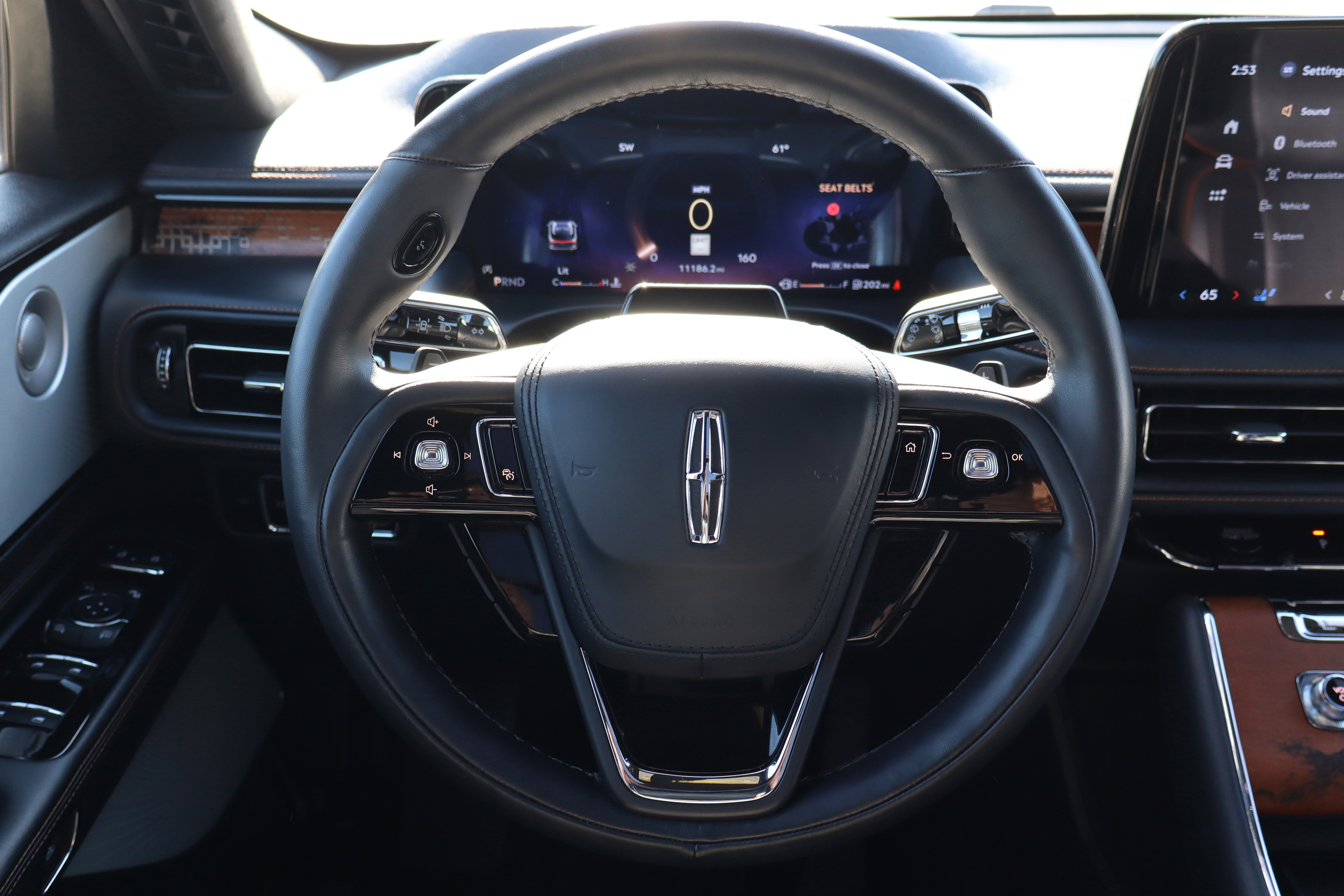 Used 2025 Lincoln Aviator Black Label AWD/4WD image 17
