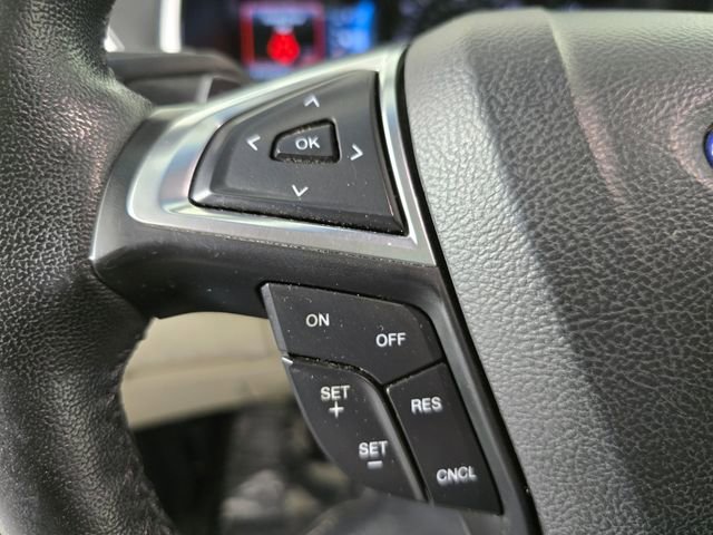 Used 2018 Ford Edge Titanium w/ Equipment Group 301A AWD/4WD image 30