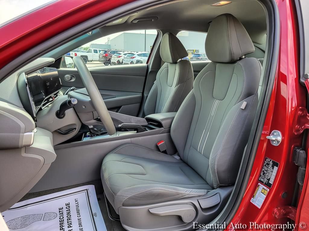 Used 2024 Hyundai Elantra SEL FWD image 8