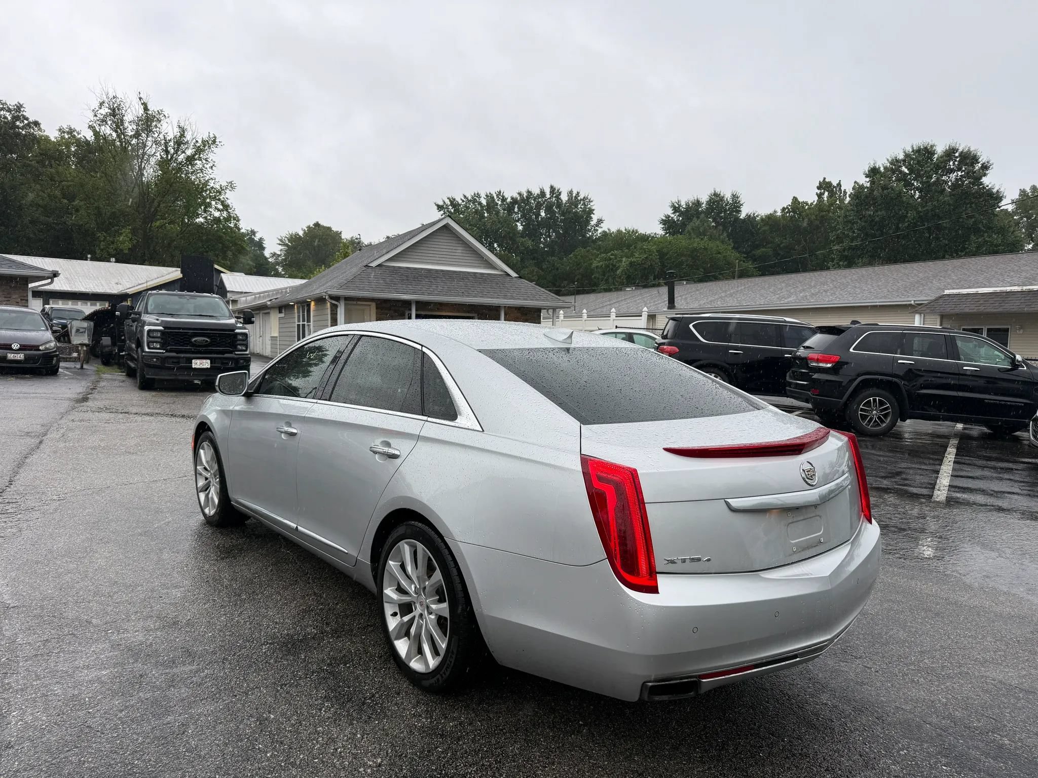 Used 2015 Cadillac XTS Luxury AWD/4WD image 3