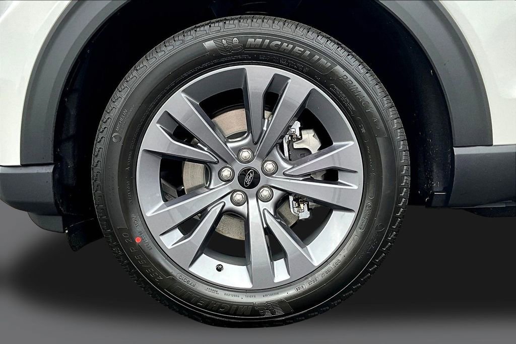 New 2026 Ford Explorer Active w/ Active Comfort Package image 13