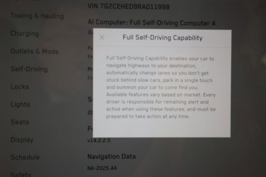 Used 2024 Tesla Cybertruck AWD Crew Cab image 13
