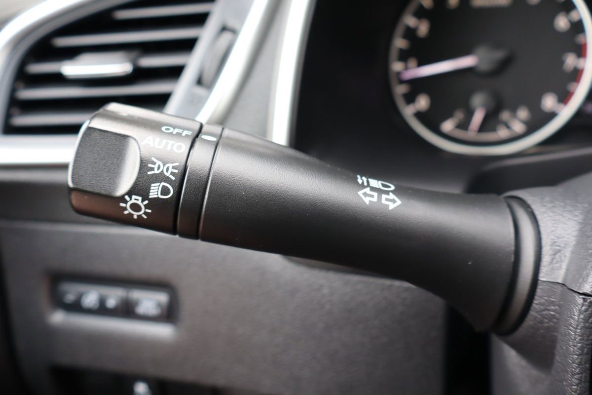 Used 2018 Nissan Murano S image 31