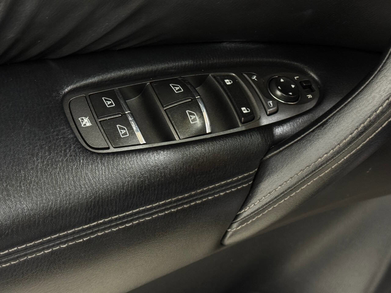 Used 2017 Nissan Armada SL image 46