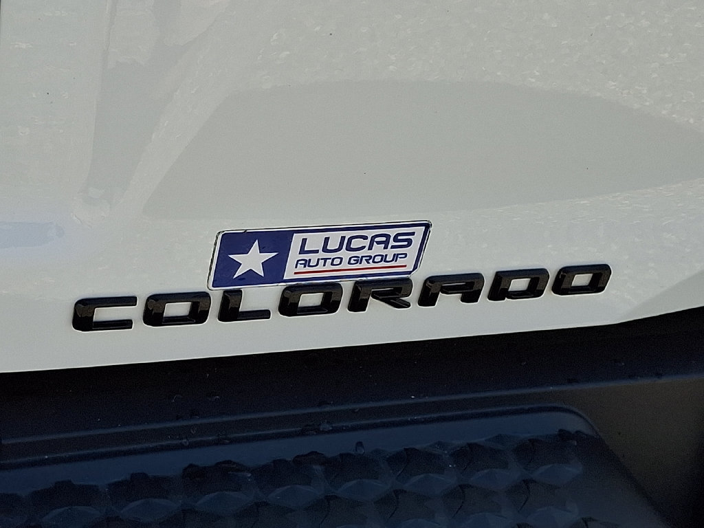 Used 2024 Chevrolet Colorado Trail Boss w/ Technology Package AWD/4WD image 32