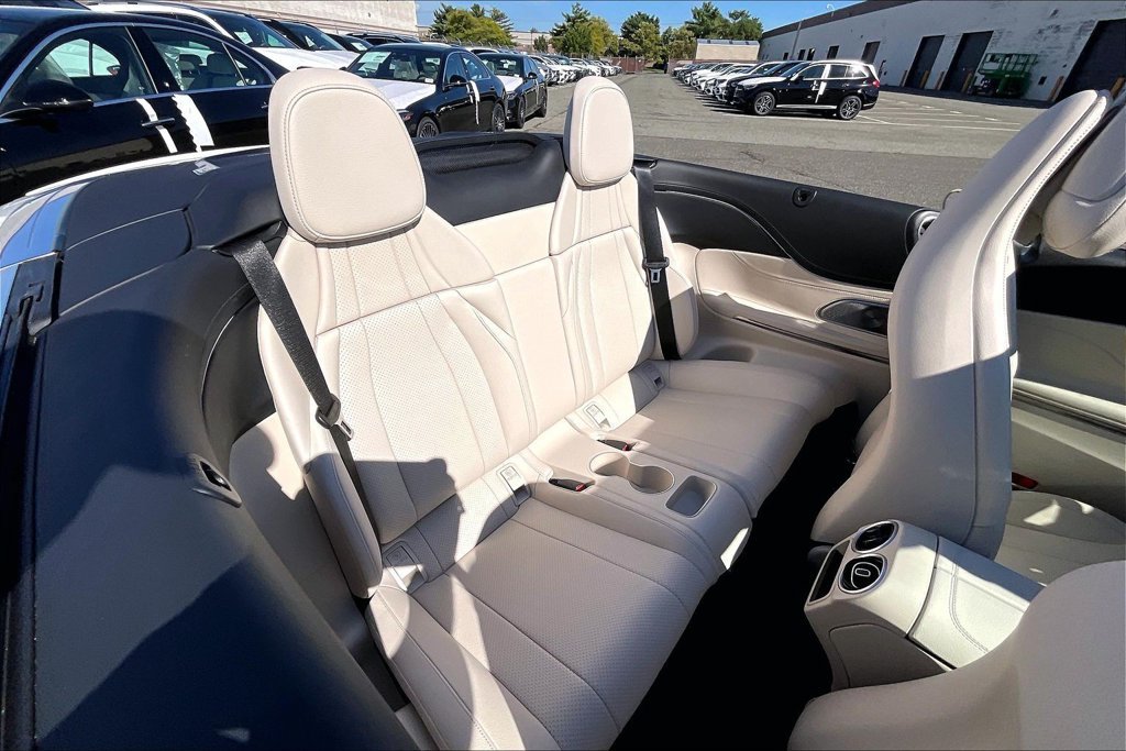 Certified 2024 Mercedes-Benz CLE 300 4MATIC Cabriolet image 19