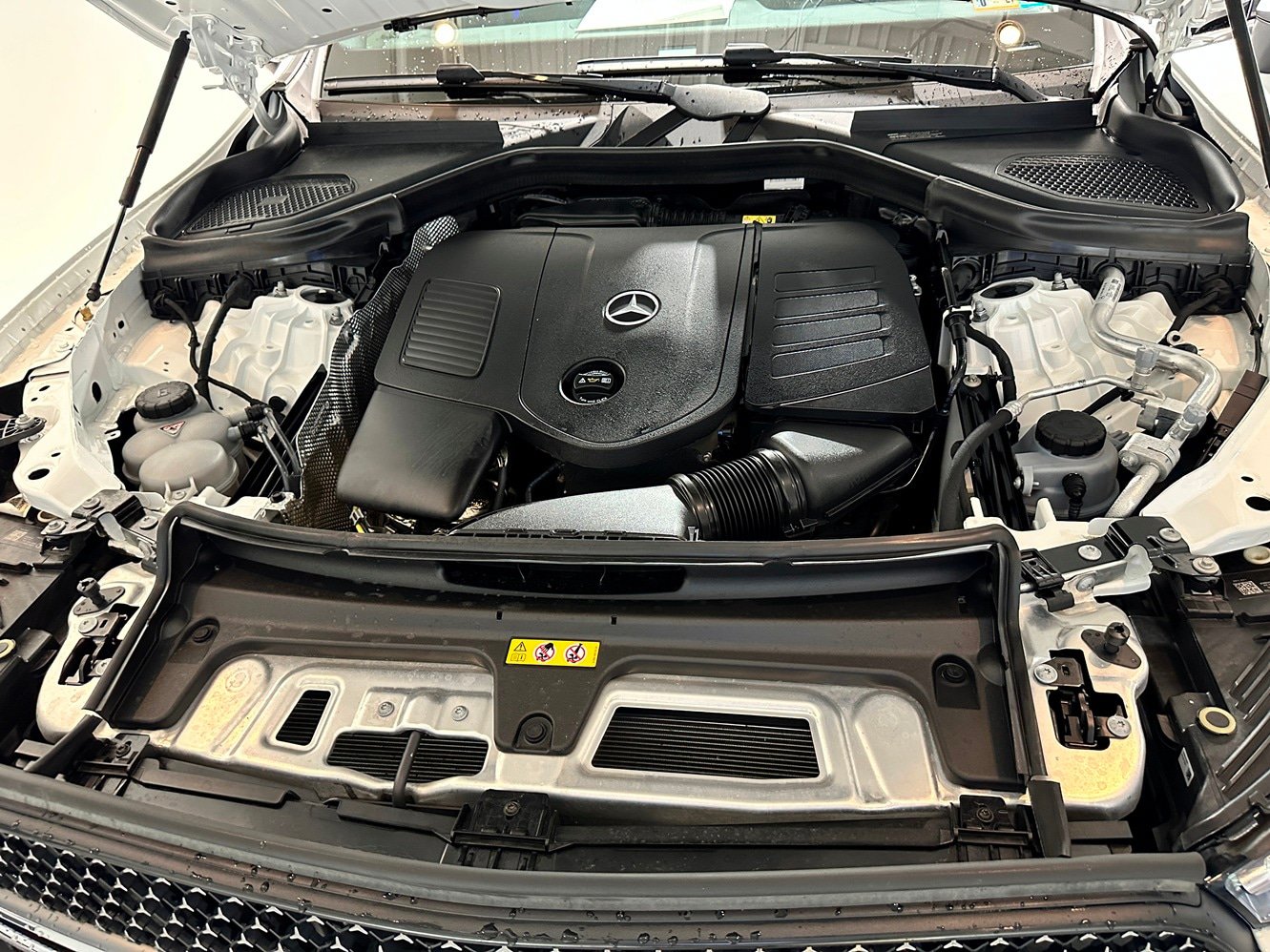 Used 2025 Mercedes-Benz GLC 300 4MATIC image 37