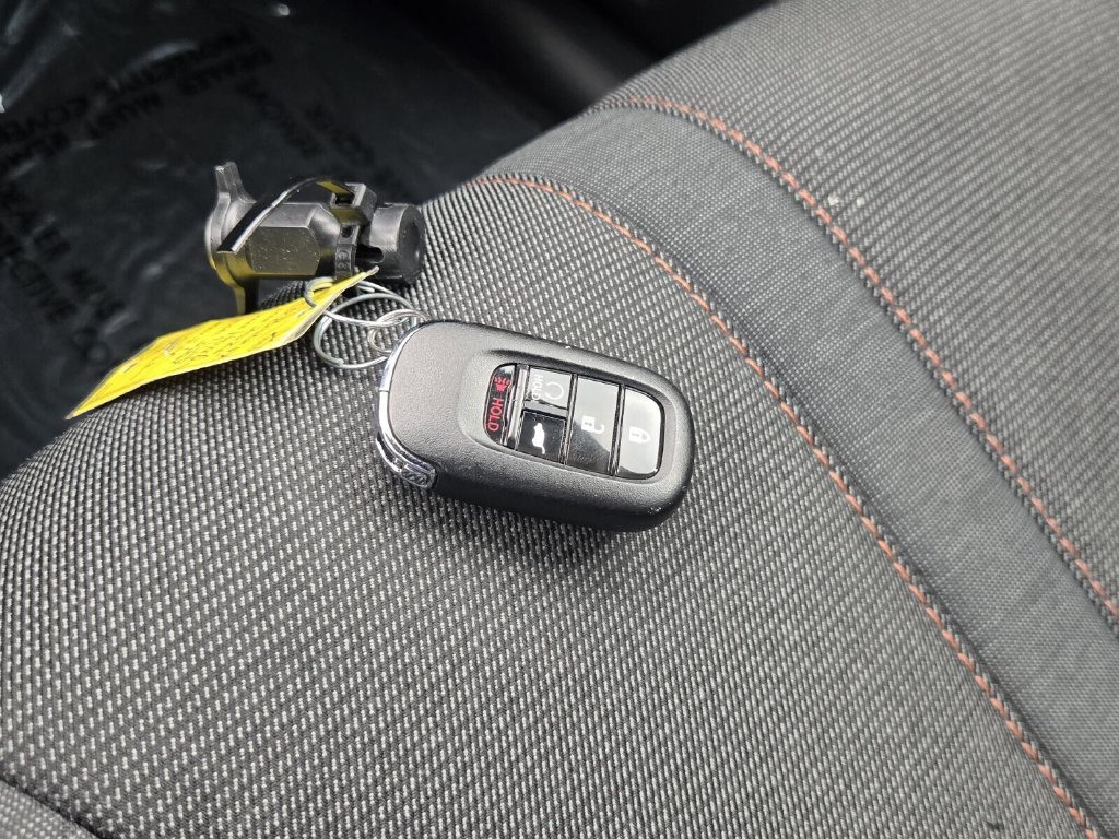 Certified 2025 Honda Pilot Sport image 17