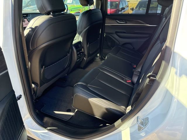 New 2025 Jeep Grand Cherokee Limited w/ Luxury Tech Group II AWD/4WD image 20