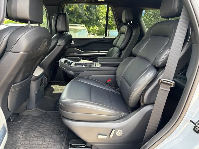 Used 2025 Lincoln Navigator Reserve w/ Jet Appearance Package AWD/4WD image 18