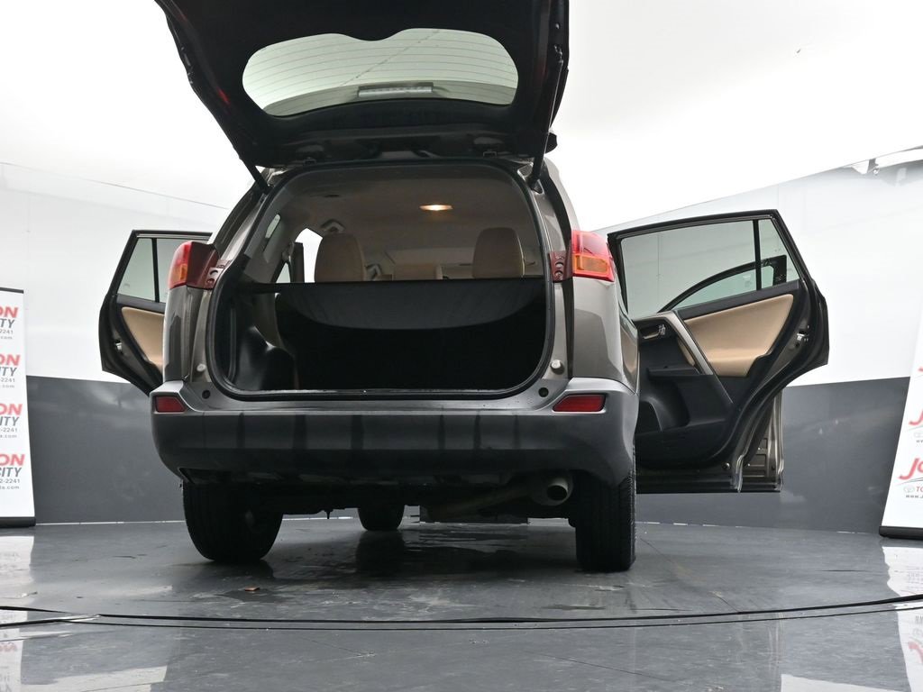 Used 2015 Toyota RAV4 XLE image 46