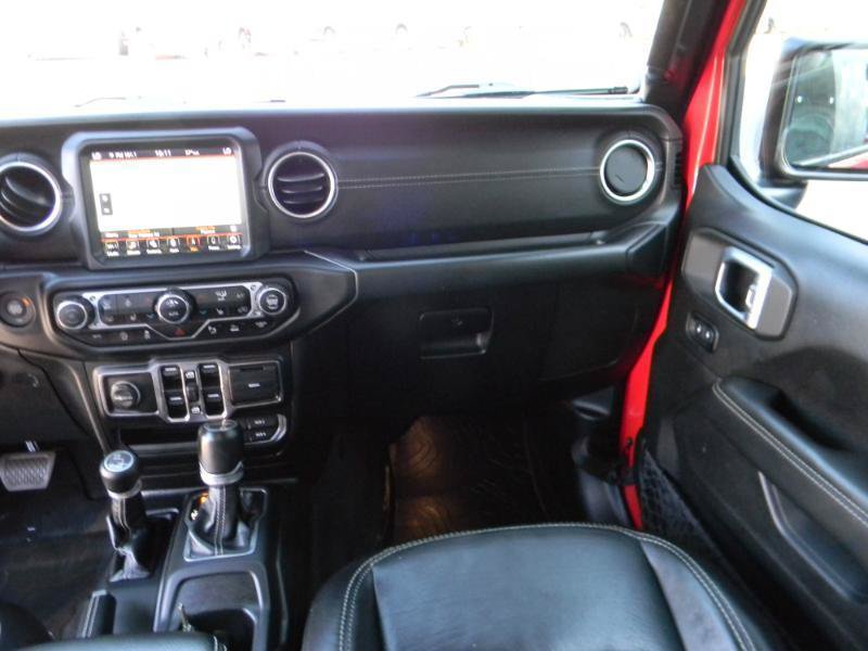 Used 2020 Jeep Gladiator Overland w/ Dual Top Group AWD/4WD image 18