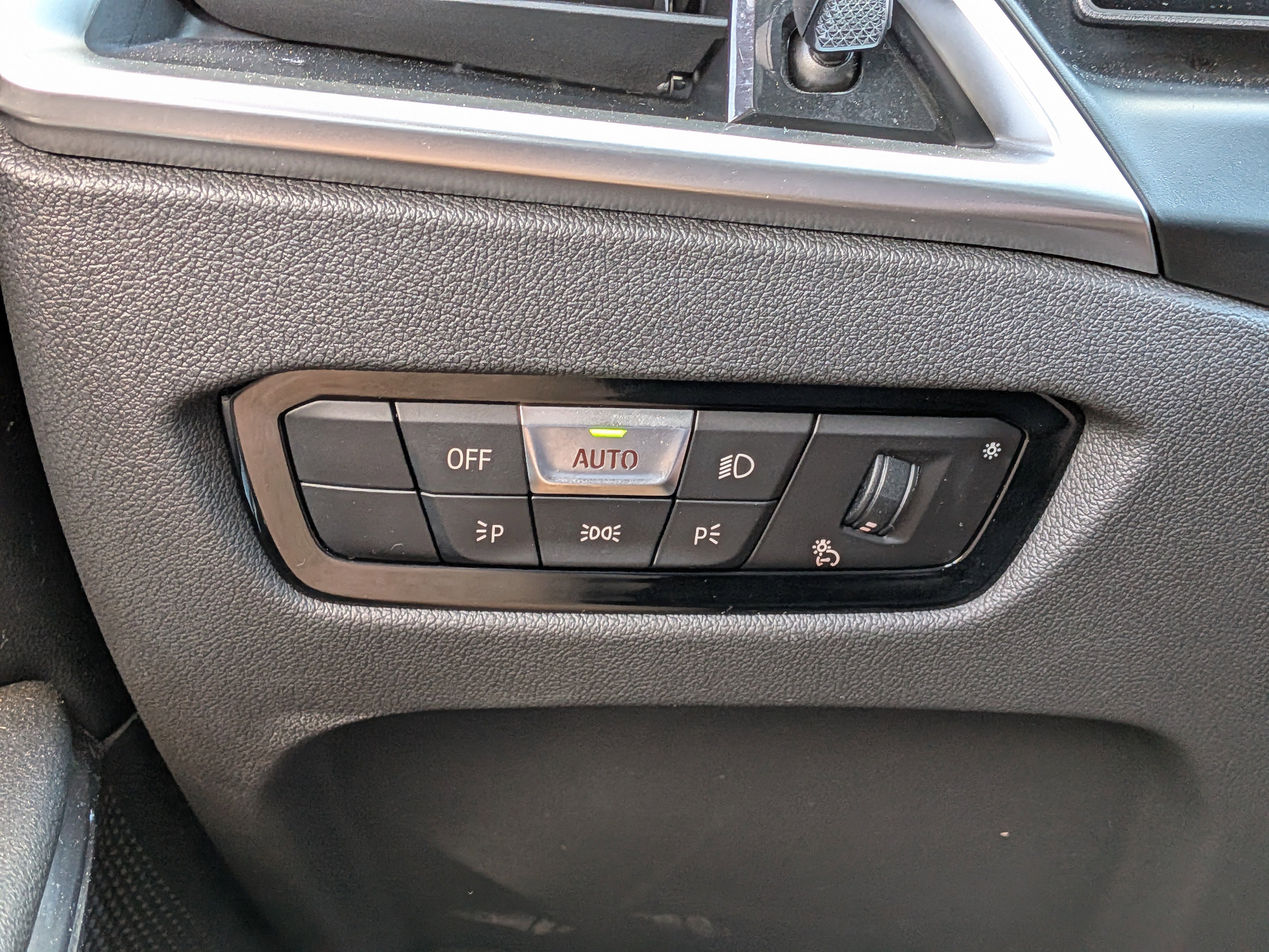 Used 2025 BMW 330i Sedan image 24