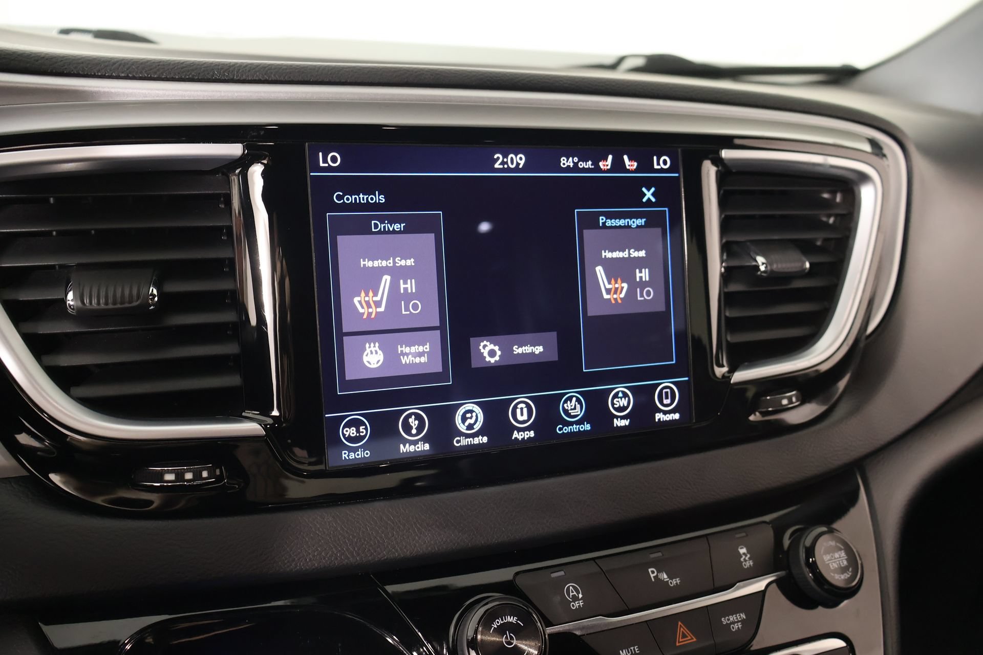 Used 2018 Chrysler Pacifica Touring-L Plus w/ S Appearance Package FWD image 7