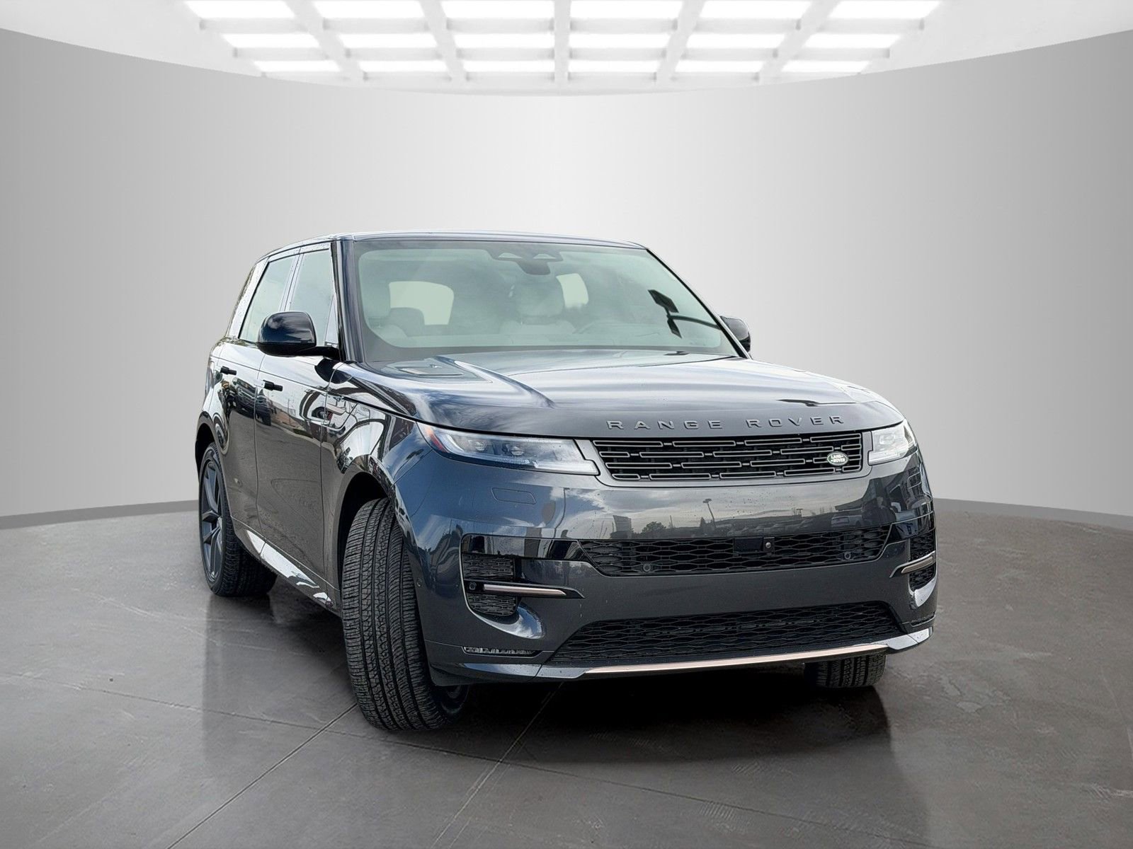 Used 2025 Land Rover Range Rover Sport Dynamic SE image 3