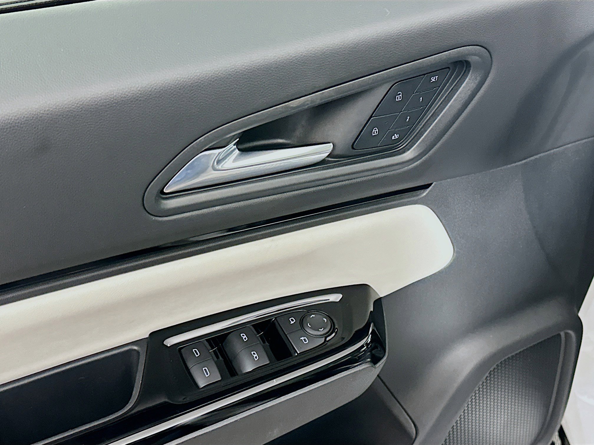 Used 2025 Honda Prologue Touring image 15