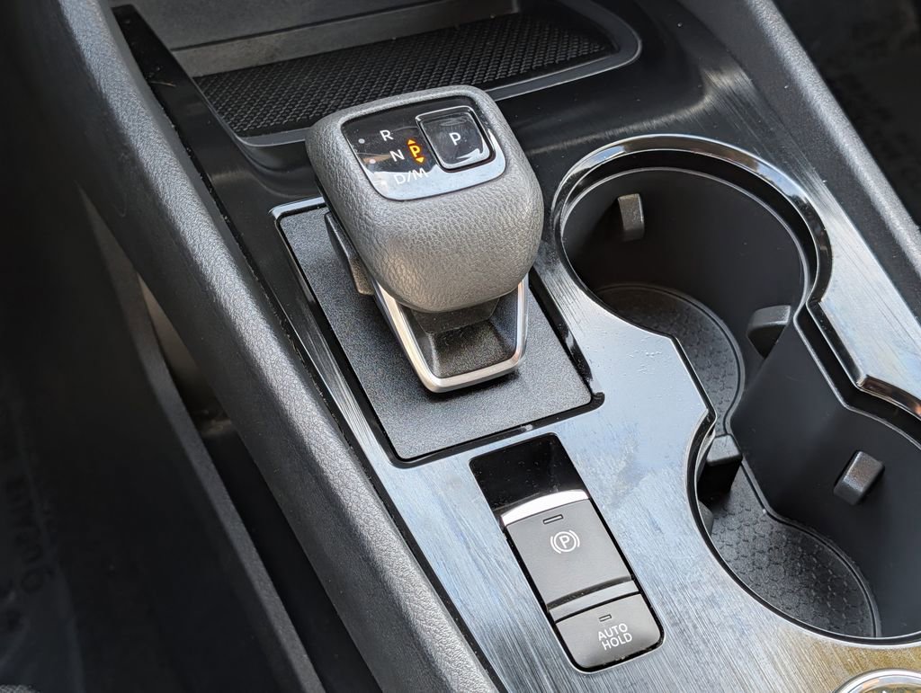 Used 2025 Nissan Rogue SV AWD/4WD image 45