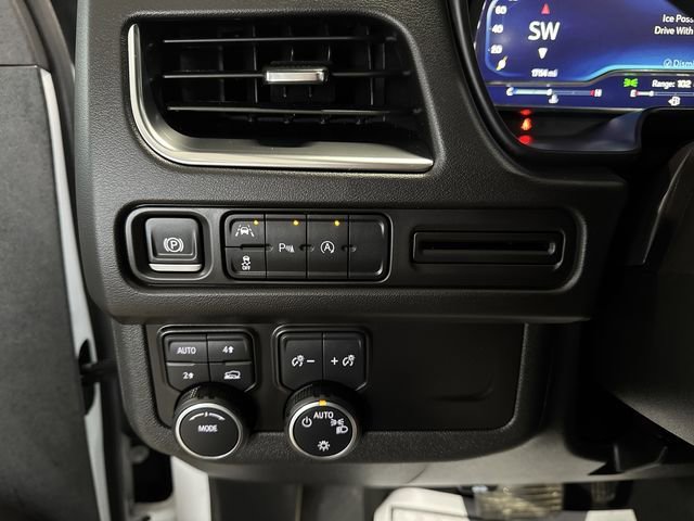 Certified 2024 Chevrolet Suburban RST image 18